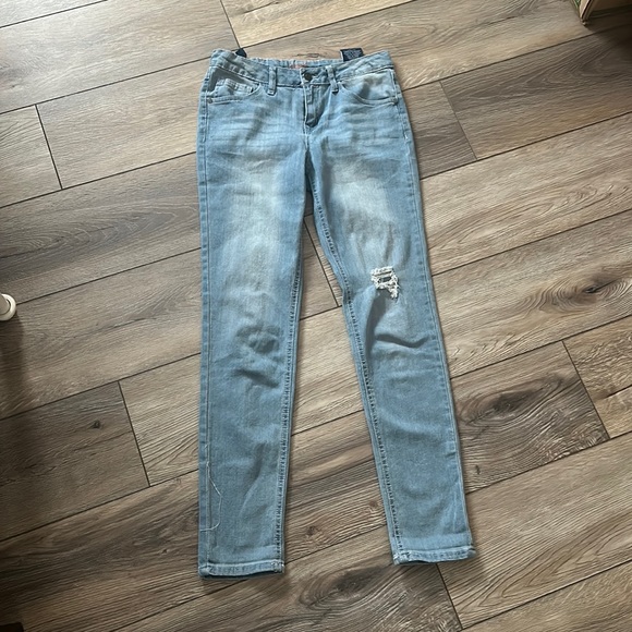 Blue straight jeans with tiny rip - Picture 1 of 3